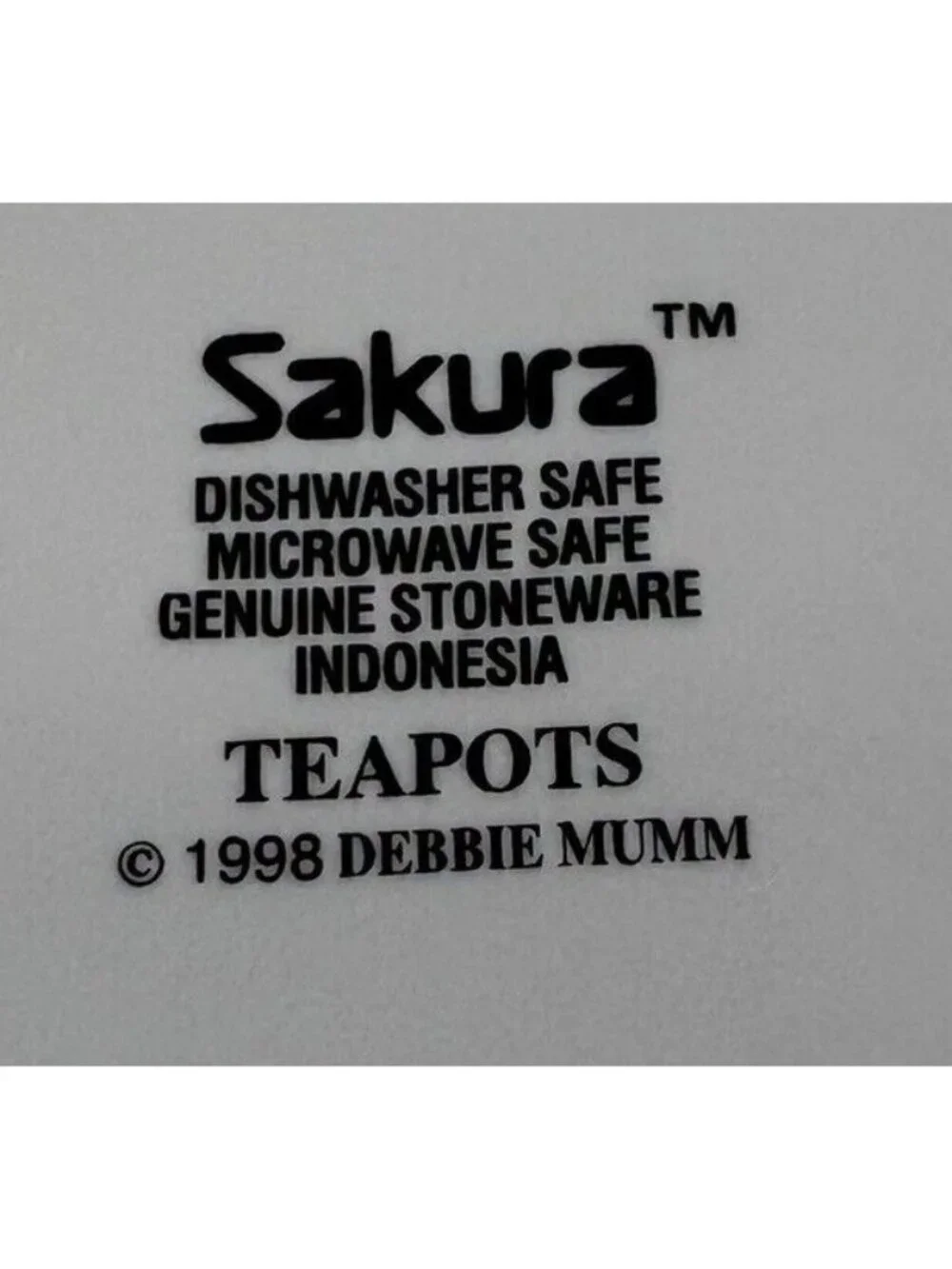 1998 Sakura Debbie Mumm TEAPOTS Various Cups Stoneware Dinner Plates Set of 2
